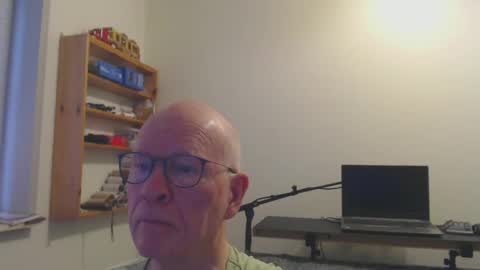 blueeyesn8 online show from January 1, 11:27 am
