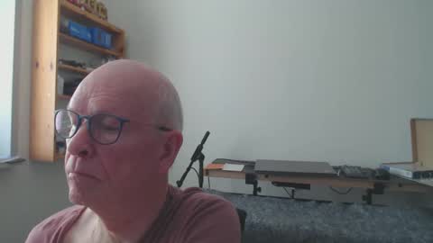 blueeyesn8 online show from March 7, 10:02 am