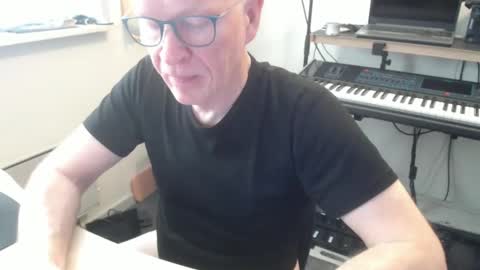 blueeyesn8 online show from November 14, 9:08 am