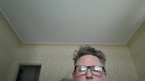 bluemoose70 online show from December 3, 3:22 pm