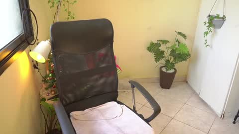 FLORAA online show from December 30, 1:58 pm