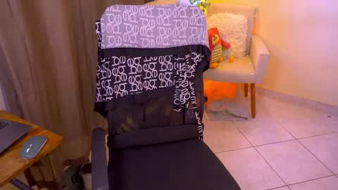 FLORAA online show from March 27, 1:55 pm