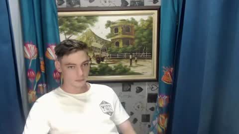 blueeyedboyisasia online show from June 16, 3:53 am