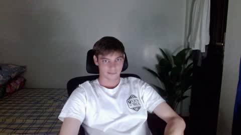 blueeyedboyisasia online show from July 24, 2:37 pm