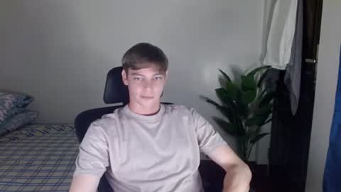 blueeyedboyisasia online show from July 25, 3:09 pm