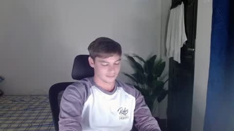 blueeyedboyisasia online show from July 28, 3:21 pm