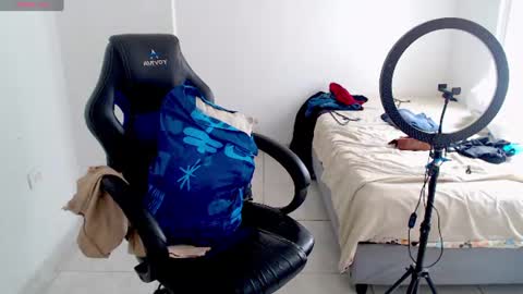  Hey guysI am BrendaWelcome my room online show from July 8, 8:46 pm