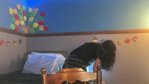 Snapshot of bluntbabe chatting on December 3, 1:52 am Sasha online show from December 3, 1:52 am