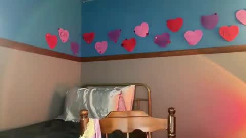 Snapshot of bluntbabe chatting on February 24, 12:41 am Sasha online show from February 24, 12:41 am