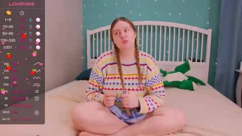 Snapshot of blush_ellie chatting on November 22, 8:08 pm Ellie3 online show from November 22, 8:08 pm