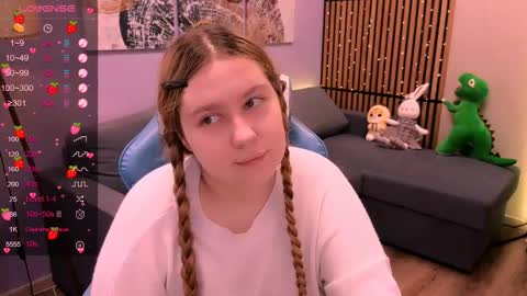 Snapshot of blush_ellie chatting on November 24, 9:31 am Ellie3 online show from November 24, 9:31 am