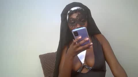 Belle online show from October 30, 7:14 pm