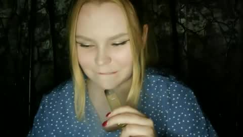 Snapshot of blushing_star chatting on September 25, 4:43 pm blushing_star online show from September 25, 4:43 pm