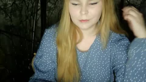 Snapshot of blushing_star chatting on October 7, 4:37 pm blushing_star online show from October 7, 4:37 pm