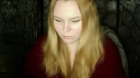 Snapshot of blushing_star chatting on October 10, 4:39 pm blushing_star online show from October 10, 4:39 pm