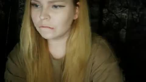 Snapshot of blushing_star chatting on November 9, 3:32 pm blushing_star online show from November 9, 3:32 pm