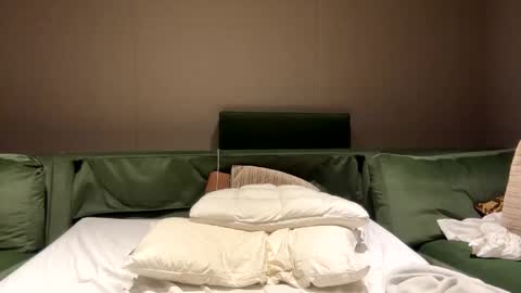 Snapshot of bluskyzz chatting on February 3, 3:17 pm BluSky online show from February 3, 3:17 pm