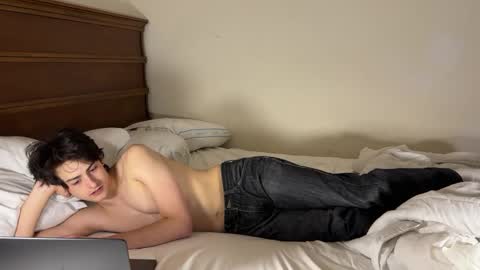 Snapshot of bluskyzz chatting on February 26, 6:11 pm BluSky online show from February 26, 6:11 pm