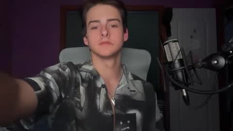 Snapshot of bluskyzz chatting on December 3, 6:10 am BluSky online show from December 3, 6:10 am