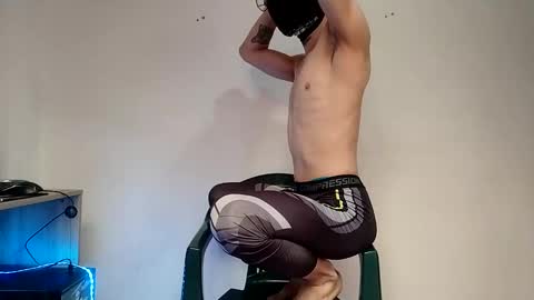 Snapshot of bluu_boy chatting on March 3, 6:01 pm Blu Boy online show from March 3, 6:01 pm