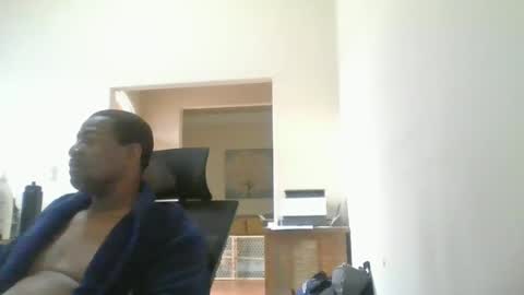 Snapshot of bluuthunder1914 chatting on December 9, 2:06 pm bluuthunder1914 online show from December 9, 2:06 pm