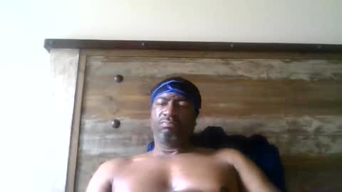 bluuthunder1914 online show from June 10, 5:45 pm