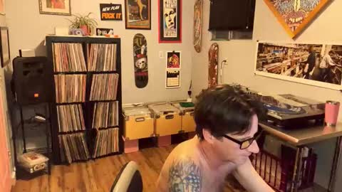 Snapshot of bnczuperzexy chatting on March 18, 3:53 am ZuperZexyZounds online show from March 18, 3:53 am