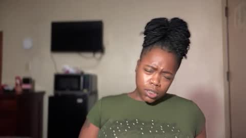 Snapshot of bnwo_goddess chatting on September 18, 5:37 pm online show from September 18, 5:37 pm