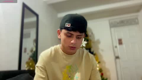 Bob  INDEPENDENT MODEL online show from December 19, 1:07 am