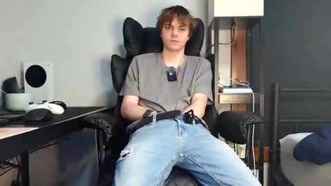 bobby72738 online show from December 17, 3:34 am