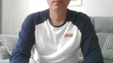 Snapshot of bobby_113 chatting on June 22, 9:06 am bobby_113 online show from June 22, 9:06 am