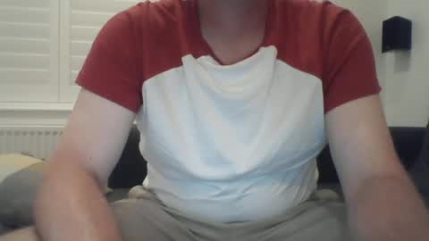Snapshot of bobby_113 chatting on June 28, 1:00 am bobby_113 online show from June 28, 1:00 am
