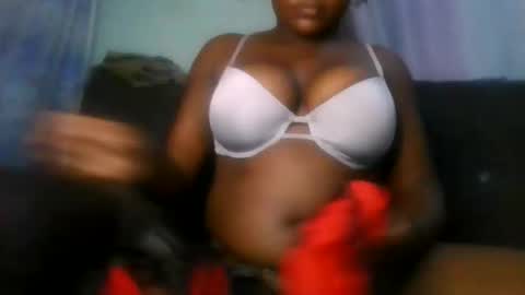 Snapshot of bobby_hottie chatting on June 8, 7:58 pm bobby_hottie online show from June 8, 7:58 pm