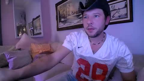 Snapshot of bobbyandsadie chatting on January 9, 6:16 am Bobby and Sadie online show from January 9, 6:16 am