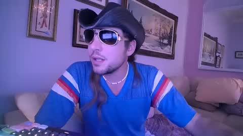 Snapshot of bobbyandsadie chatting on January 13, 6:29 am Bobby and Sadie online show from January 13, 6:29 am