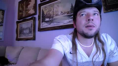 Snapshot of bobbyandsadie chatting on February 3, 6:51 am Bobby and Sadie online show from February 3, 6:51 am