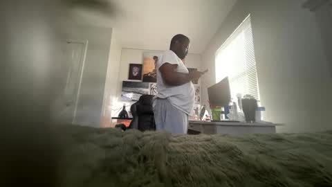 Snapshot of bobbyjones88034 chatting on March 28, 9:47 pm Luv bug online show from March 28, 9:47 pm