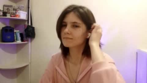 Snapshot of bobettekabel chatting on March 10, 2:22 pm Mila online show from March 10, 2:22 pm