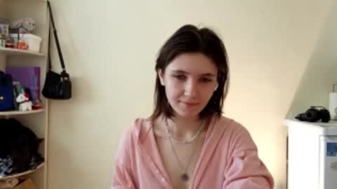 Snapshot of bobettekabel chatting on March 15, 8:09 am Mila online show from March 15, 8:09 am