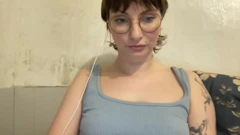 Snapshot of bobwig4 chatting on February 16, 11:01 pm Tips prfr 11-55-111 tok online show from February 16, 11:01 pm