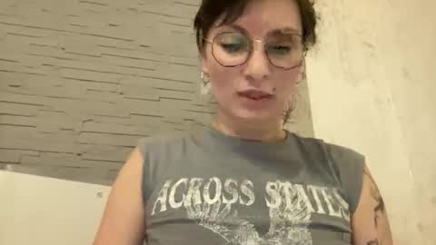 Snapshot of bobwig4 chatting on March 15, 10:27 pm Tips prfr 11-55-111 tok online show from March 15, 10:27 pm