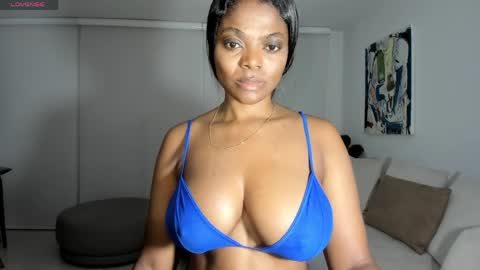 Snapshot of body_desire chatting on April 12, 9:47 am danna online show from April 12, 9:47 am