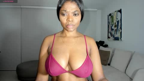 Snapshot of body_desire chatting on April 14, 9:37 am danna online show from April 14, 9:37 am