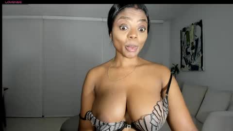 Snapshot of body_desire chatting on May 30, 9:39 am danna online show from May 30, 9:39 am