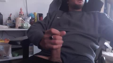 Snapshot of bodyking69 chatting on March 5, 9:49 am bodyking69 online show from March 5, 9:49 am
