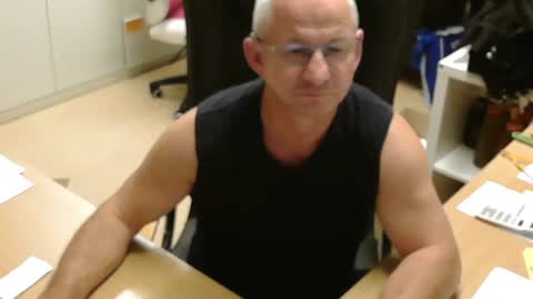 bodymen1 online show from September 23, 8:12 pm