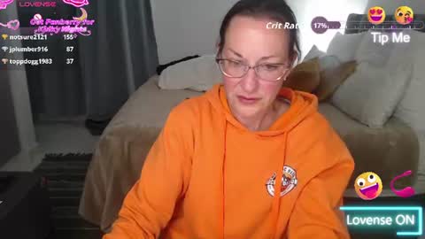 Ningifun couple online show from July 28, 6:20 pm