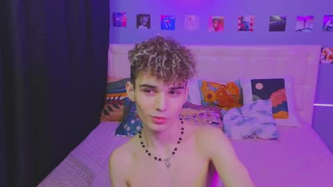ALEXPVT IS OPEN online show from February 1, 1:02 am