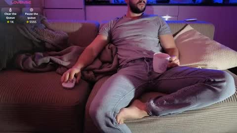 Snapshot of boiteasex chatting on April 6, 4:21 am boiteasex online show from April 6, 4:21 am
