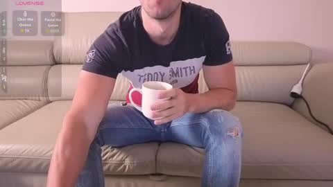 Snapshot of boiteasex chatting on May 9, 3:56 am boiteasex online show from May 9, 3:56 am